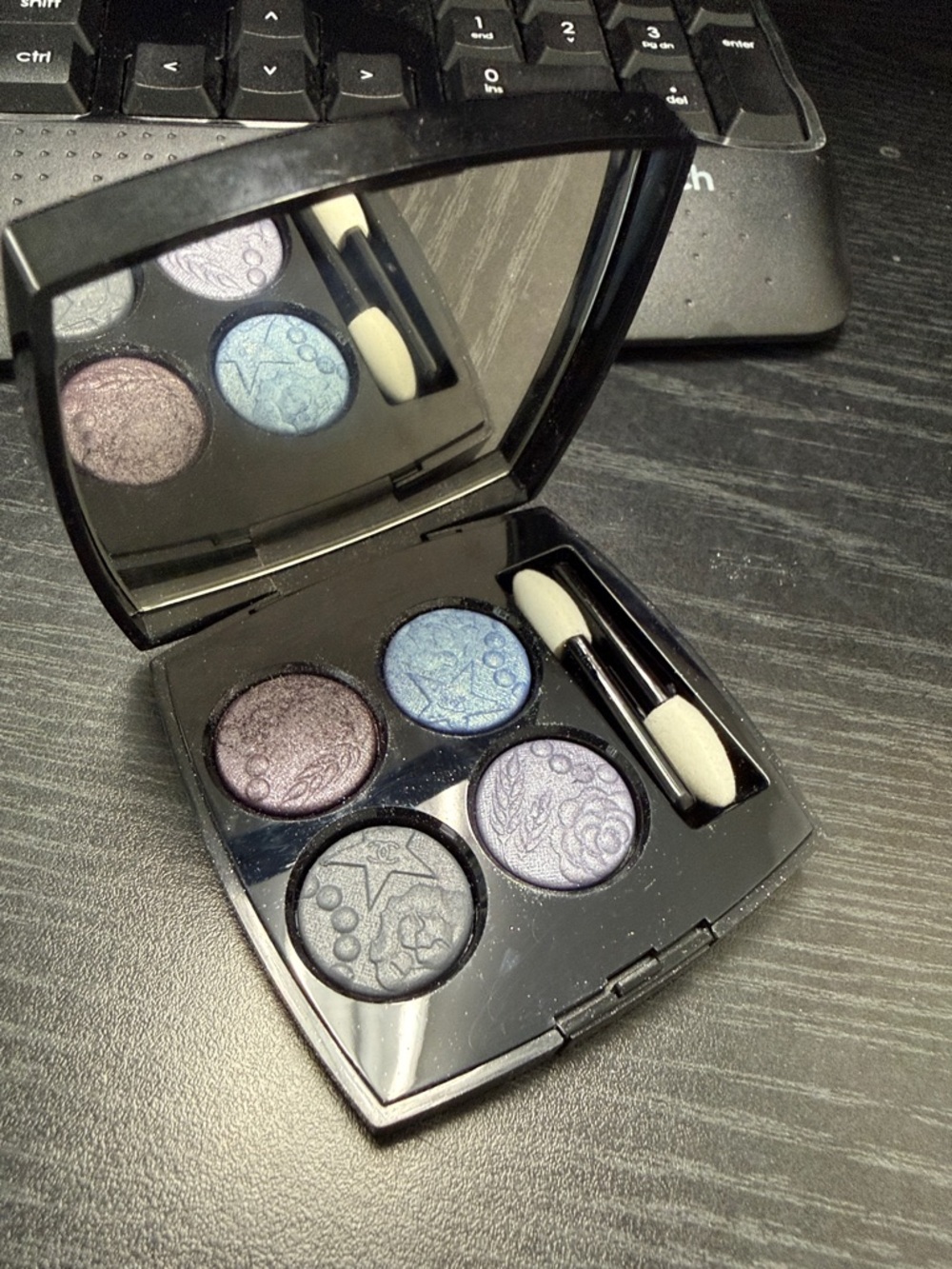 CHANEL Les 4 Ombres Eyeshadow Multi-Effect Quadra Eyeshadow  - 397 Nuit Astrale - Picture 4 of 7